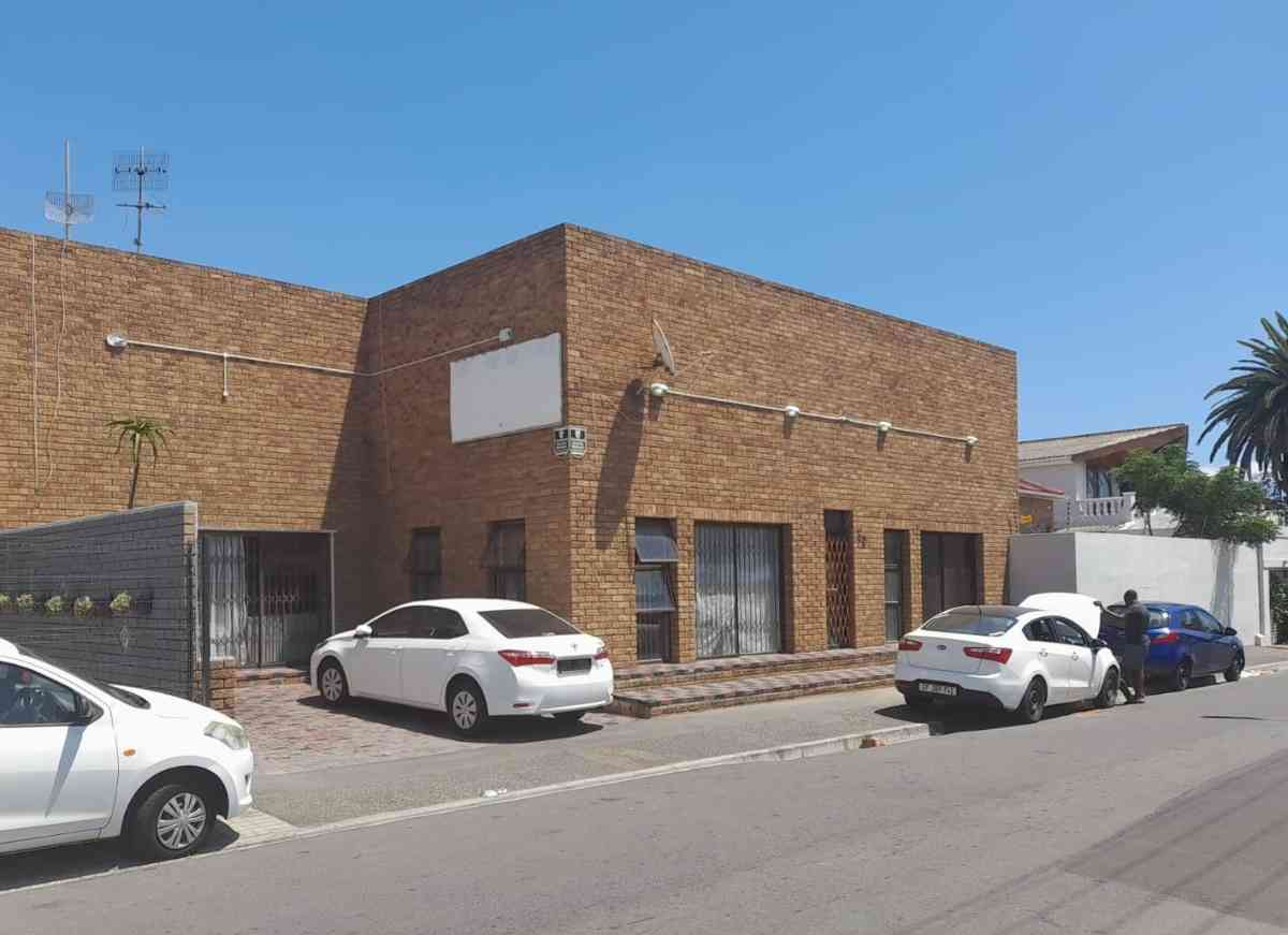 Two Adjoining Buildings - Woodstock - Excellent Location