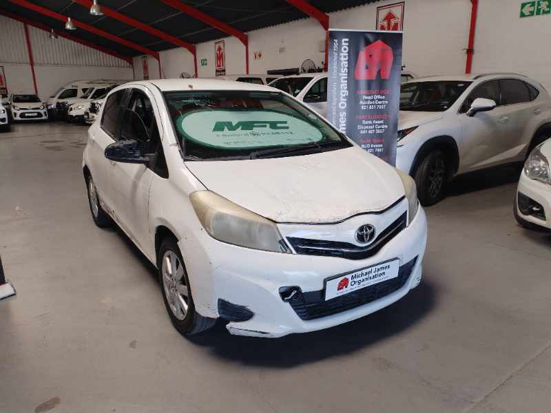 2013 TOYOTA YARIS 1.0 XR 5Dr thumbnail 3
