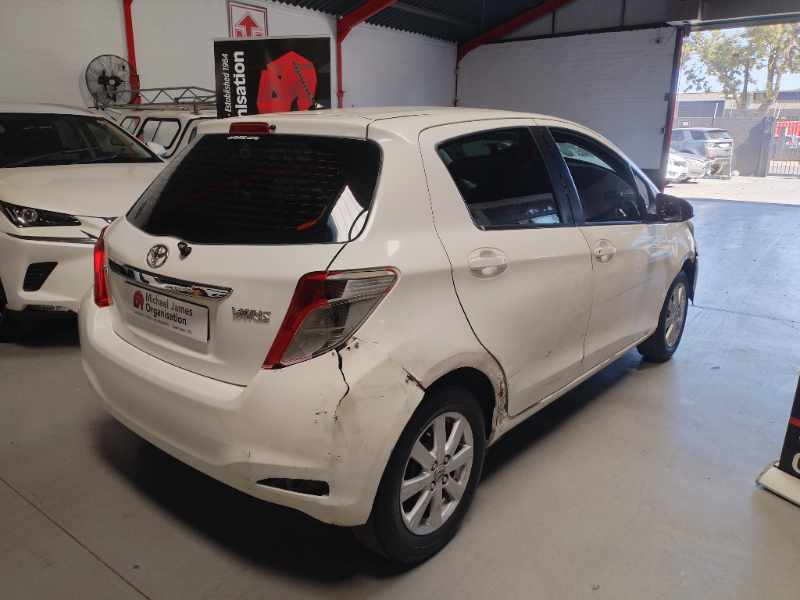 2013 TOYOTA YARIS 1.0 XR 5Dr thumbnail 5