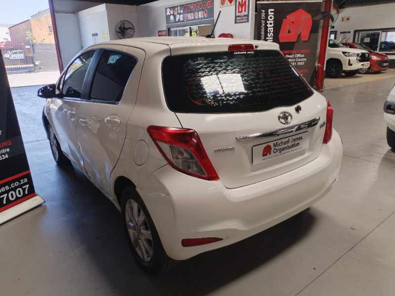 2013 TOYOTA YARIS 1.0 XR 5Dr thumbnail 6