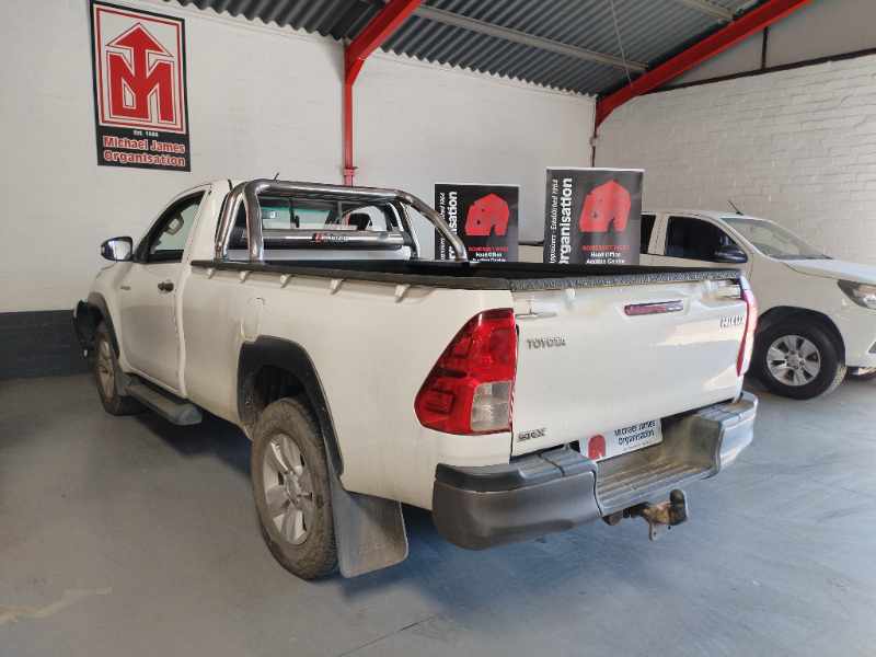 2017 TOYOTA HILUX 2.4 GD-6 RB SRX P/U S/C thumbnail 6