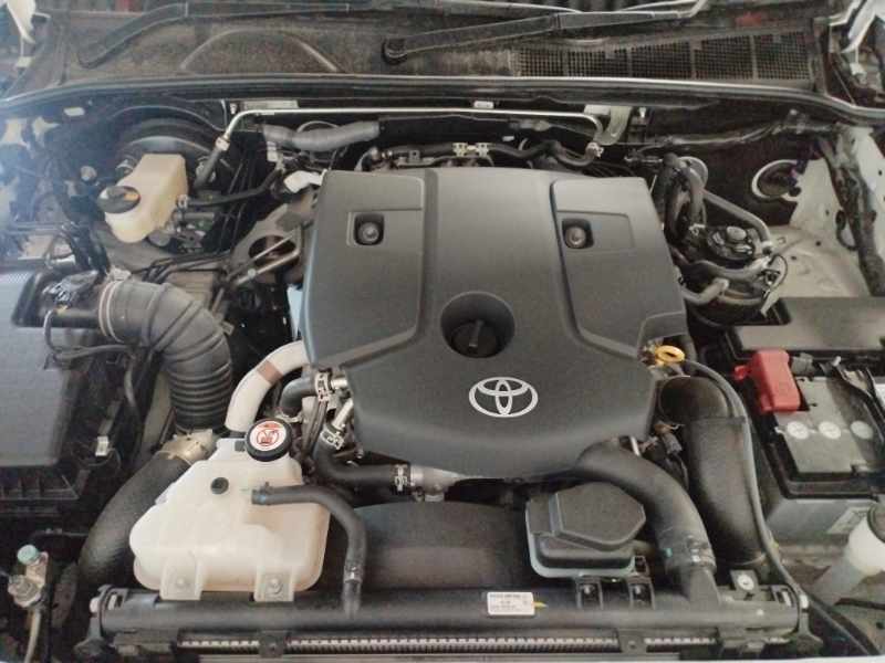 2025 TOYOTA HILUX 2.4 GD P/U S/C thumbnail 10