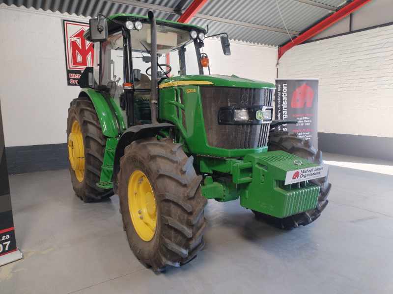 2021 JOHN DEERE 6120 B TRACTOR thumbnail 3