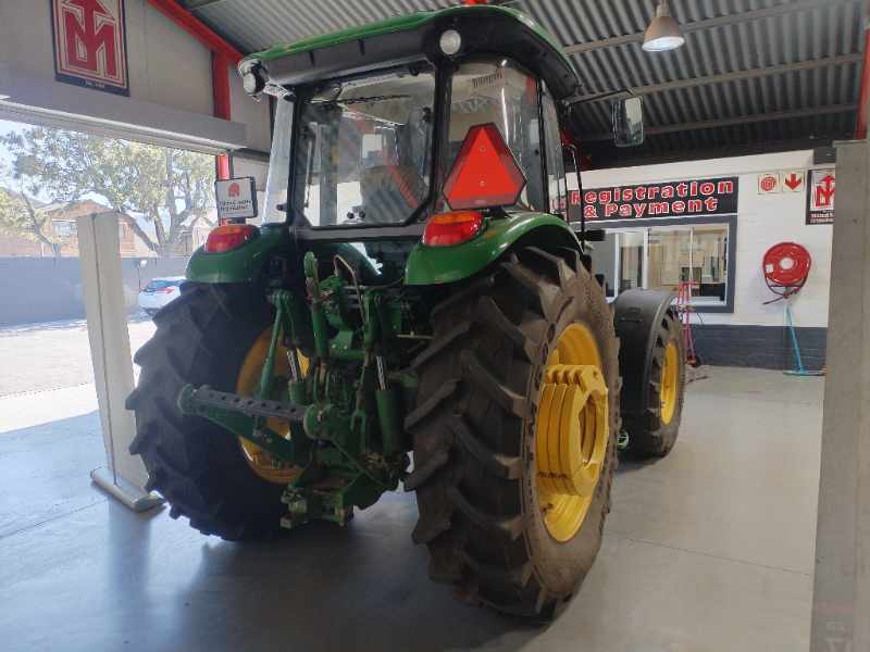 2021 JOHN DEERE 6120 B TRACTOR thumbnail 5