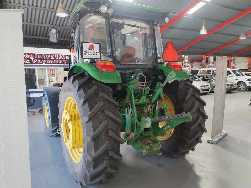 2021 JOHN DEERE 6120 B TRACTOR thumbnail 6