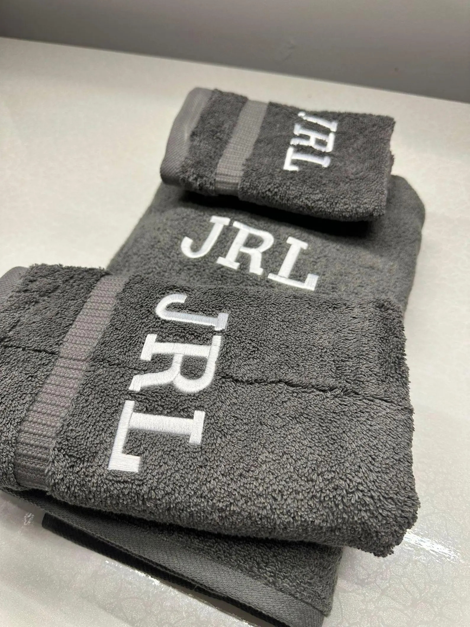 Monogrammed Turkish Cotton Towel Set thumbnail 4