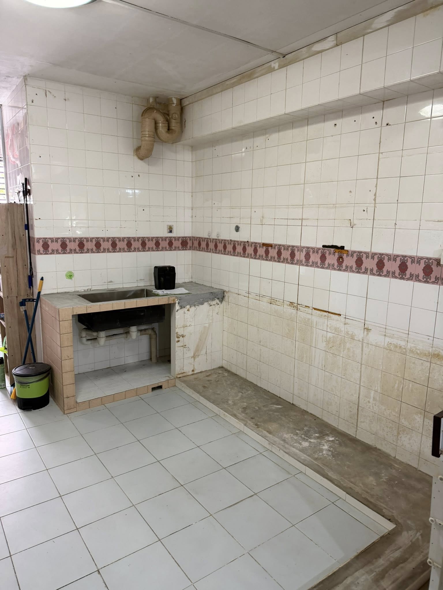 HDB Kitchen Pre-Renovation Strip