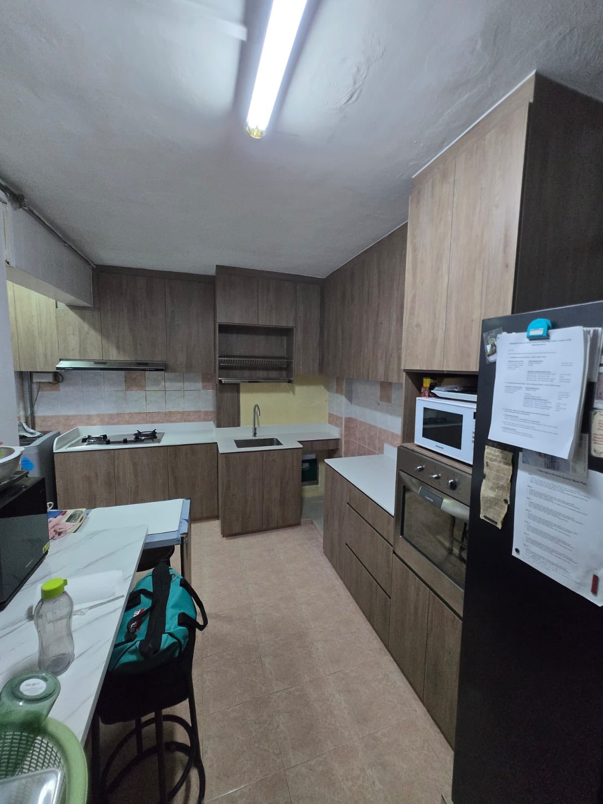 Contemporary Wood-Grain HDB Kitchen
