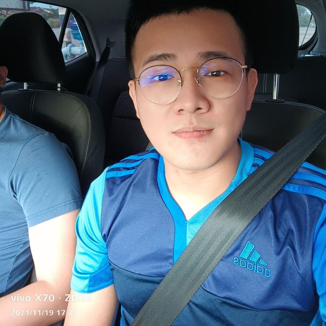 Yit Choo Seng's avatar'