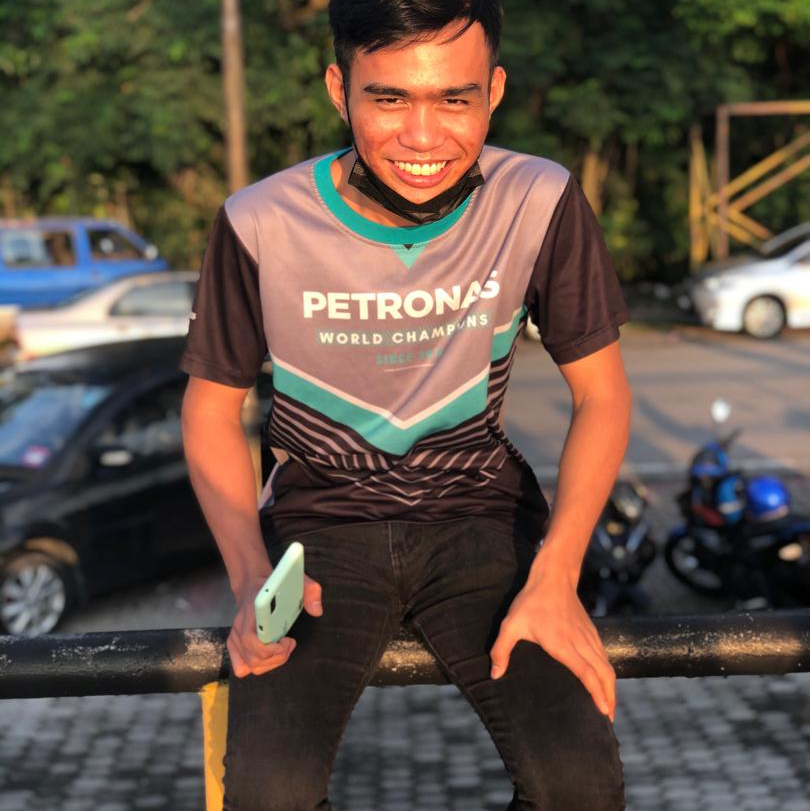 Muhammad Izzat bin salehudin's avatar'