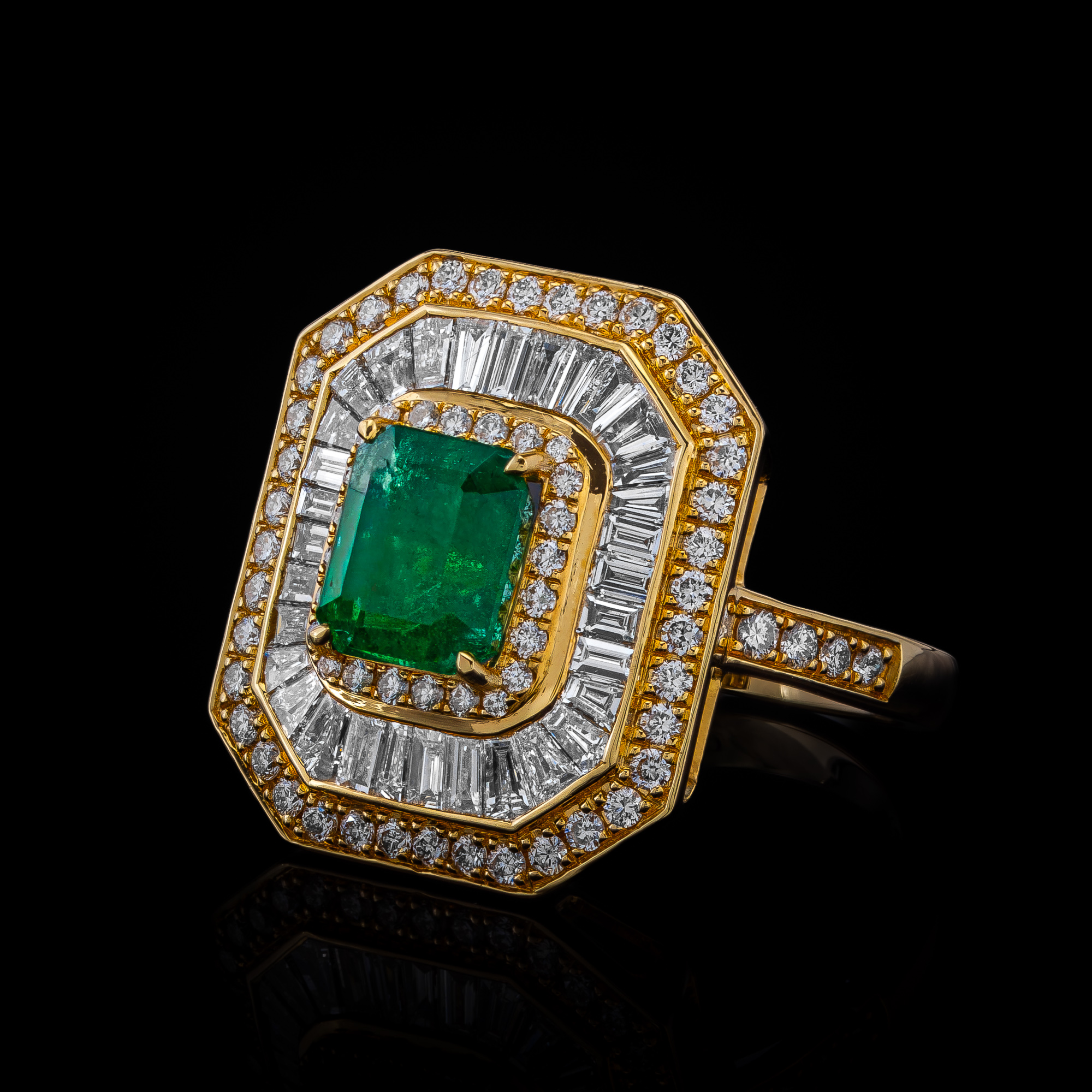 Pierścionek "EmeraldPrestige™"