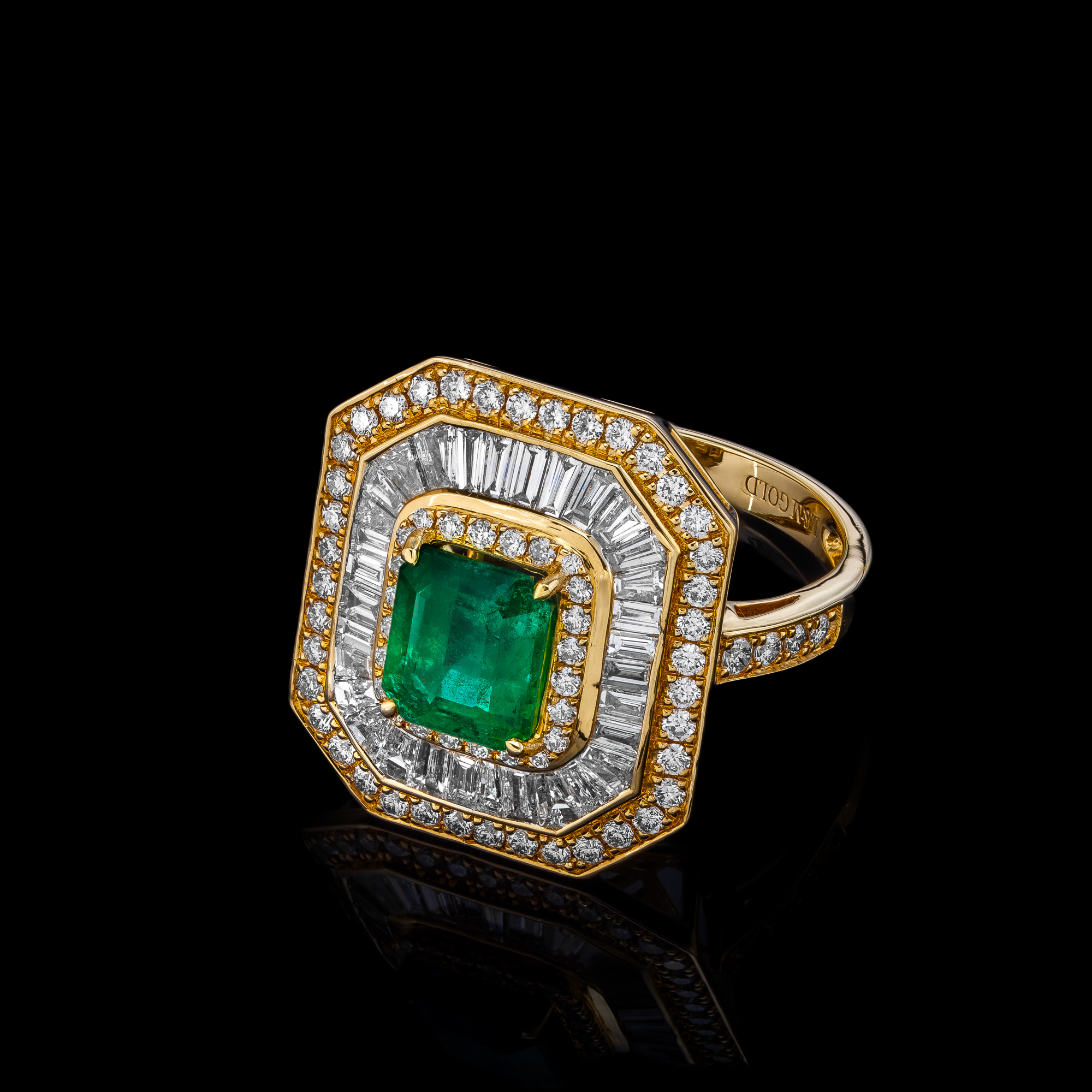Pierścionek "EmeraldPrestige™"