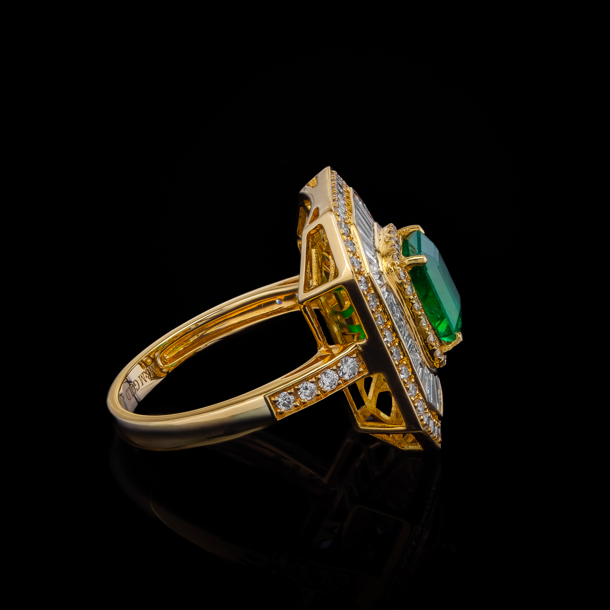 Pierścionek "EmeraldPrestige™"