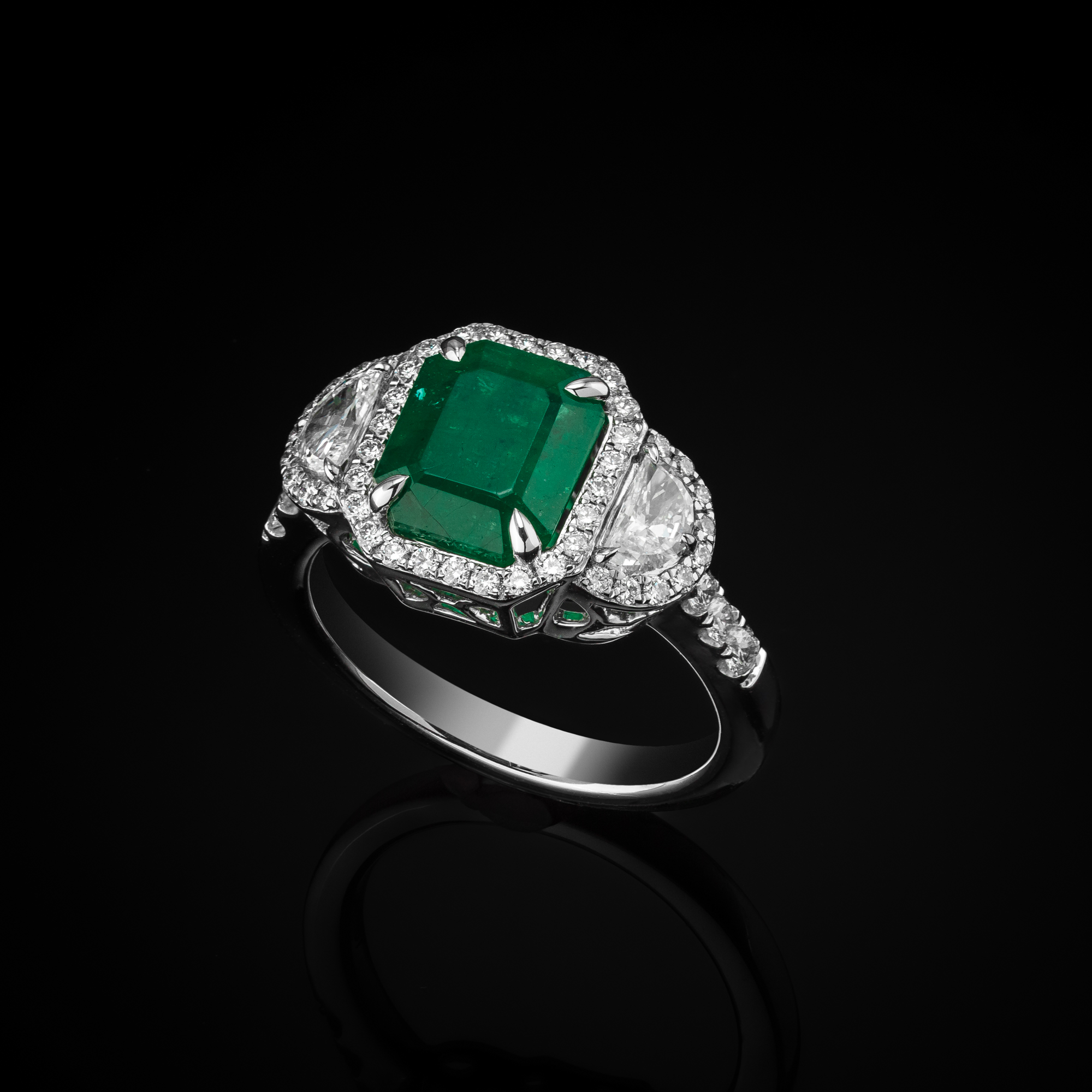 Pierścionek "RoyalEmerald™"
