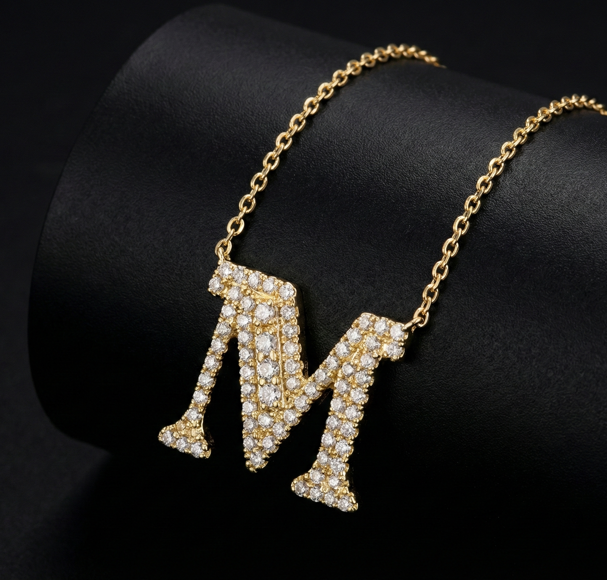 Naszyjnik z literą M "Collier Première Lettre™"