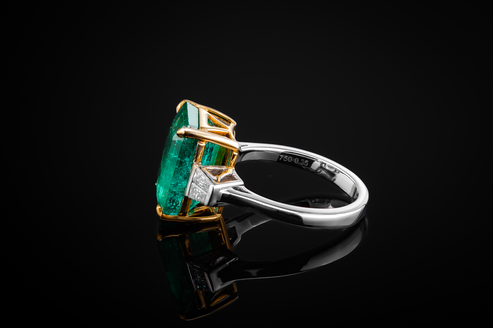Pierścionek "EmeraldZenith™"
