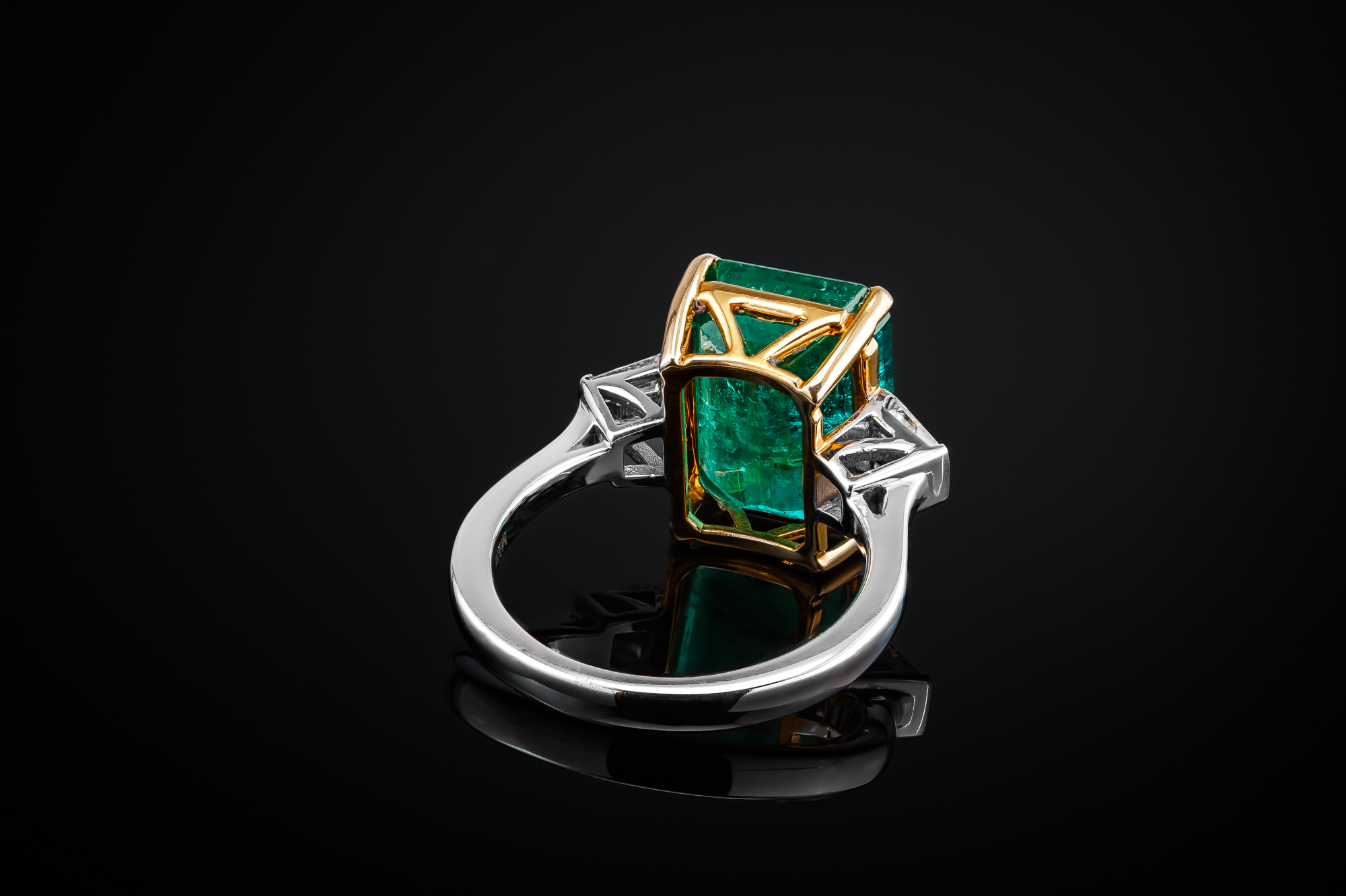 Pierścionek "EmeraldZenith™"