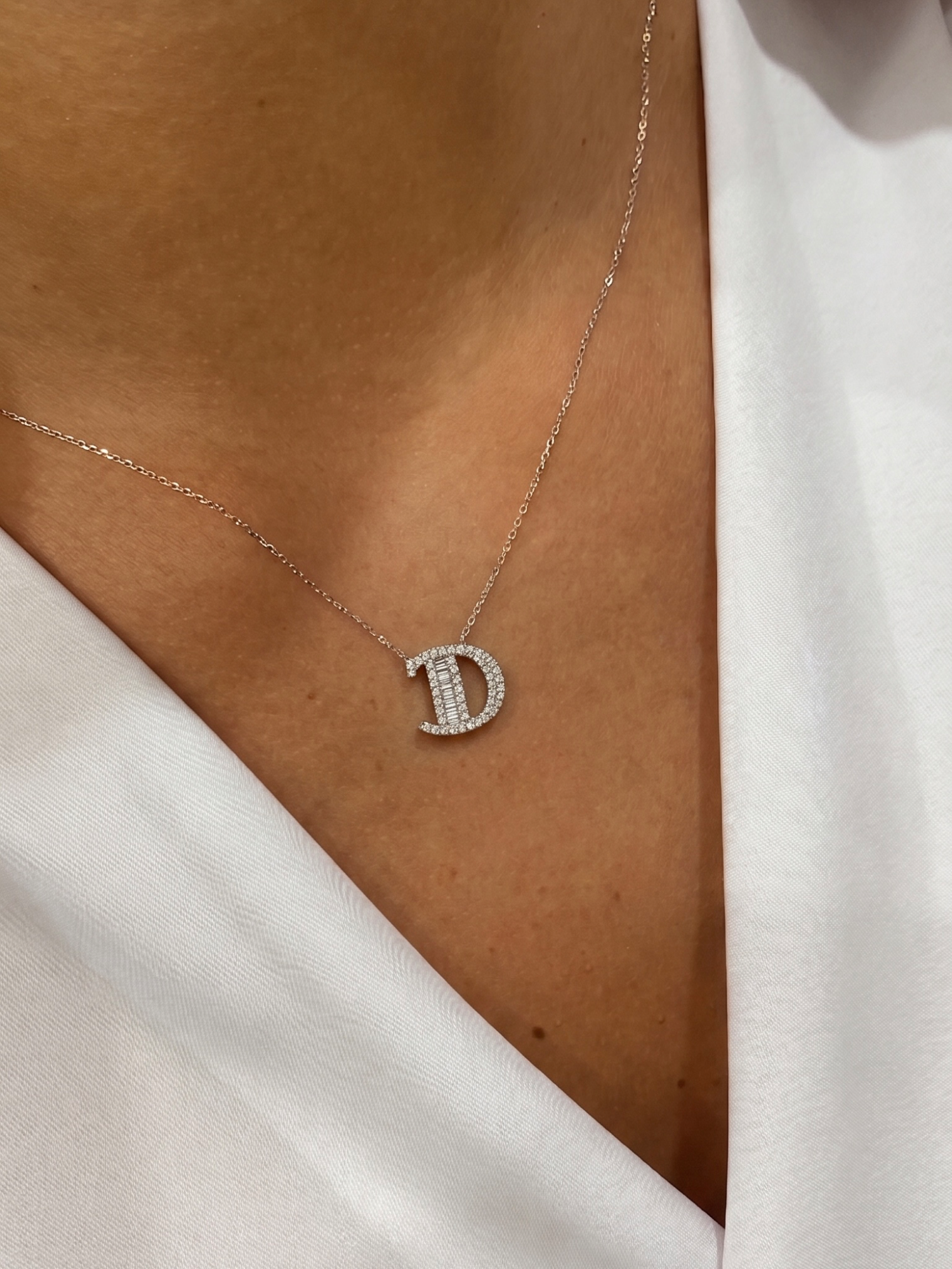 Naszyjnik z literą D "Collier Première Lettre™"