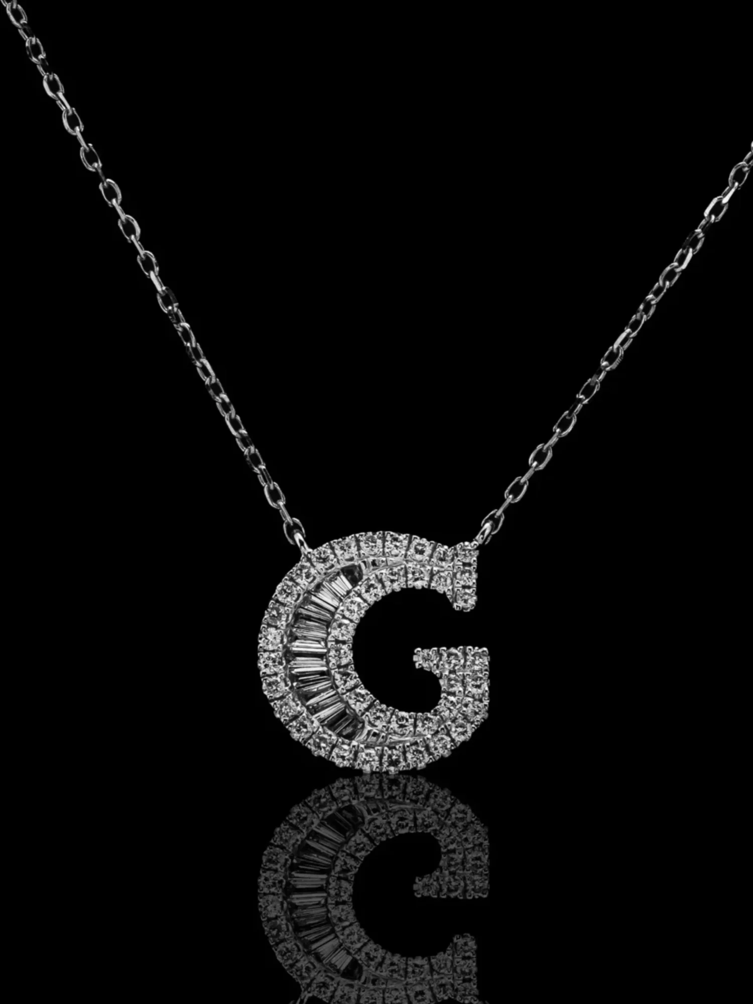 Naszyjnik z literą G "Collier Première Lettre™"