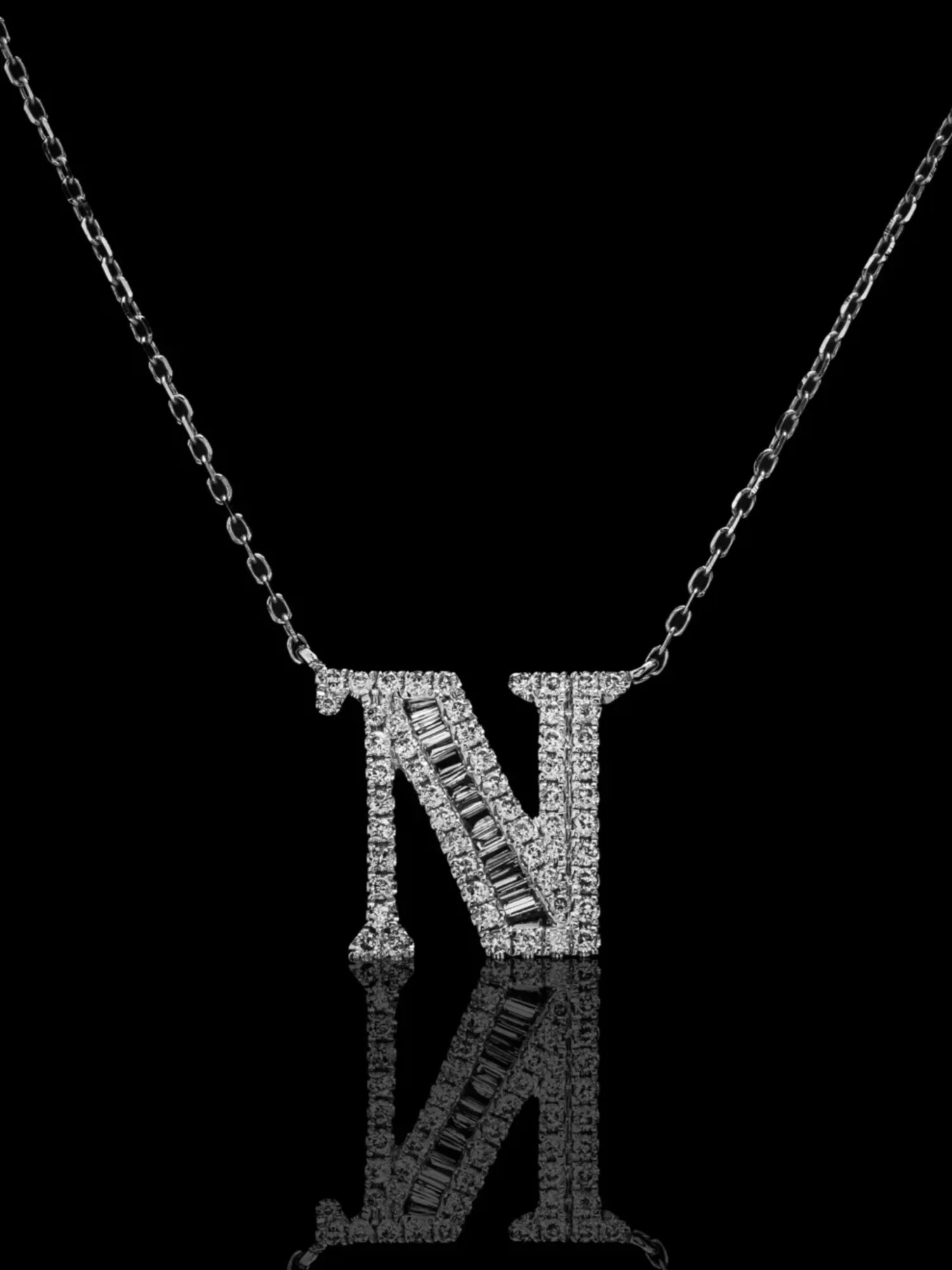 Necklace with the letter N "Collier Première Lettre™"