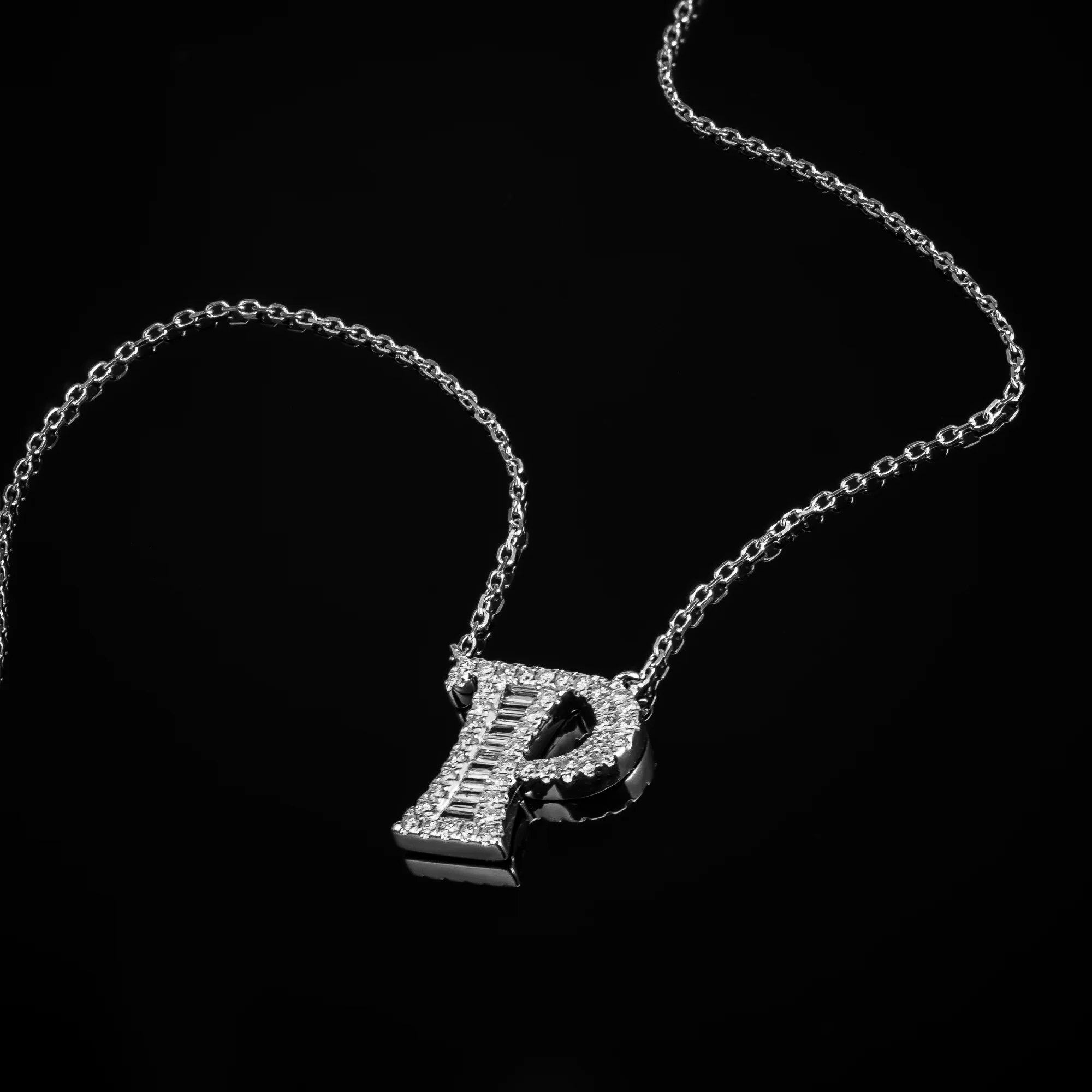 Naszyjnik z literą P "Collier Première Lettre™"