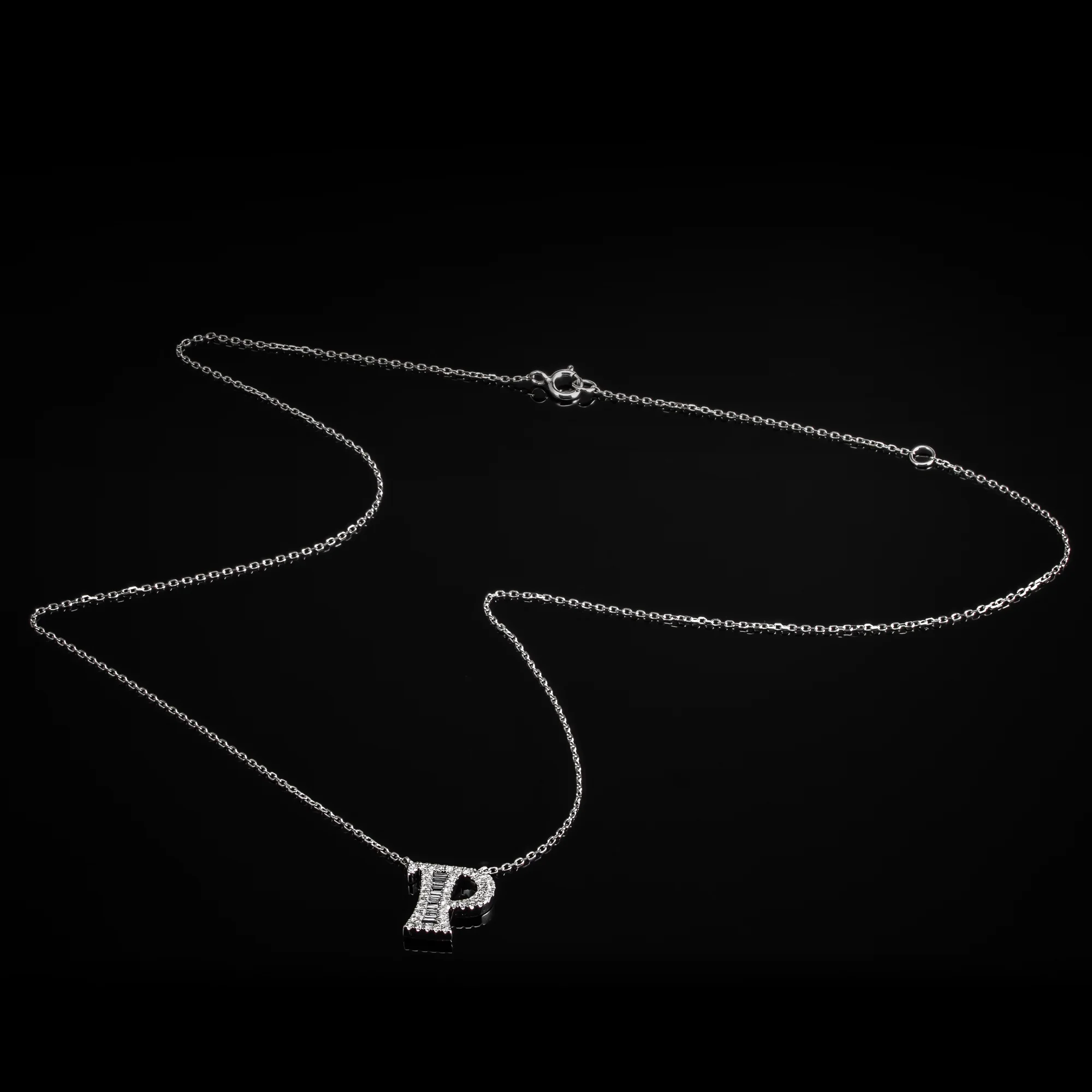 Naszyjnik z literą P "Collier Première Lettre™"