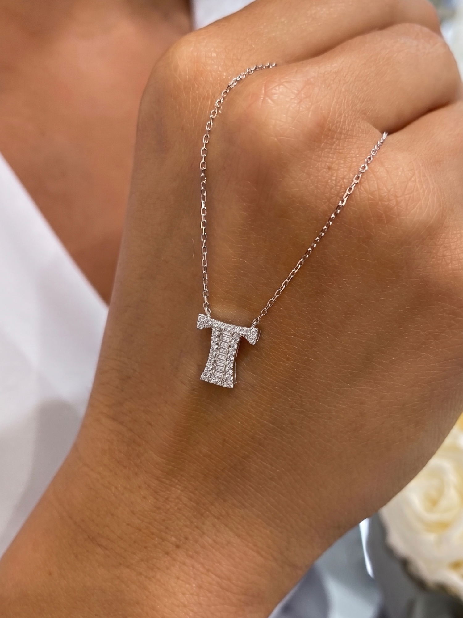 Naszyjnik z literą T "Collier Première Lettre™"