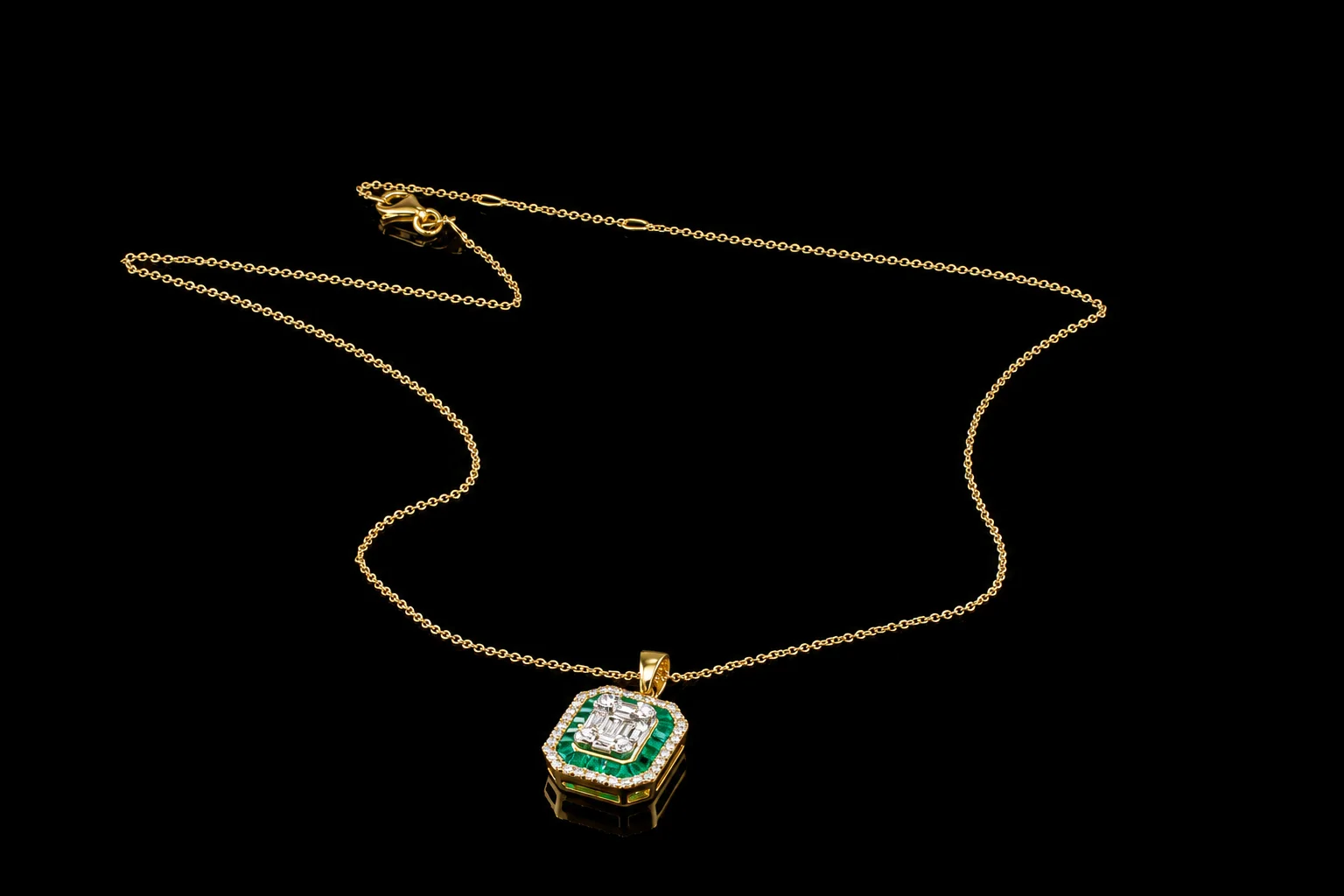Naszyjnik "EmeraldVogue™"