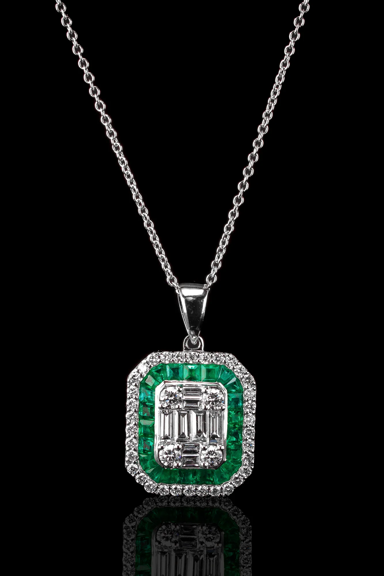 Naszyjnik "EmeraldVogue™"