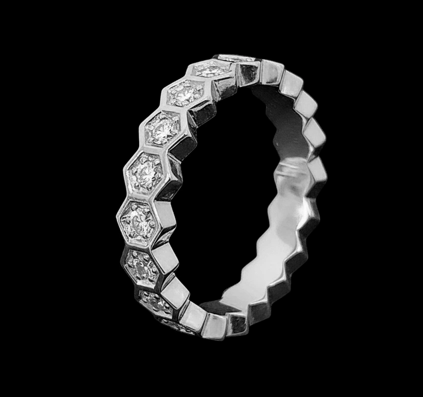 LuxuryCubes™ Wedding Band