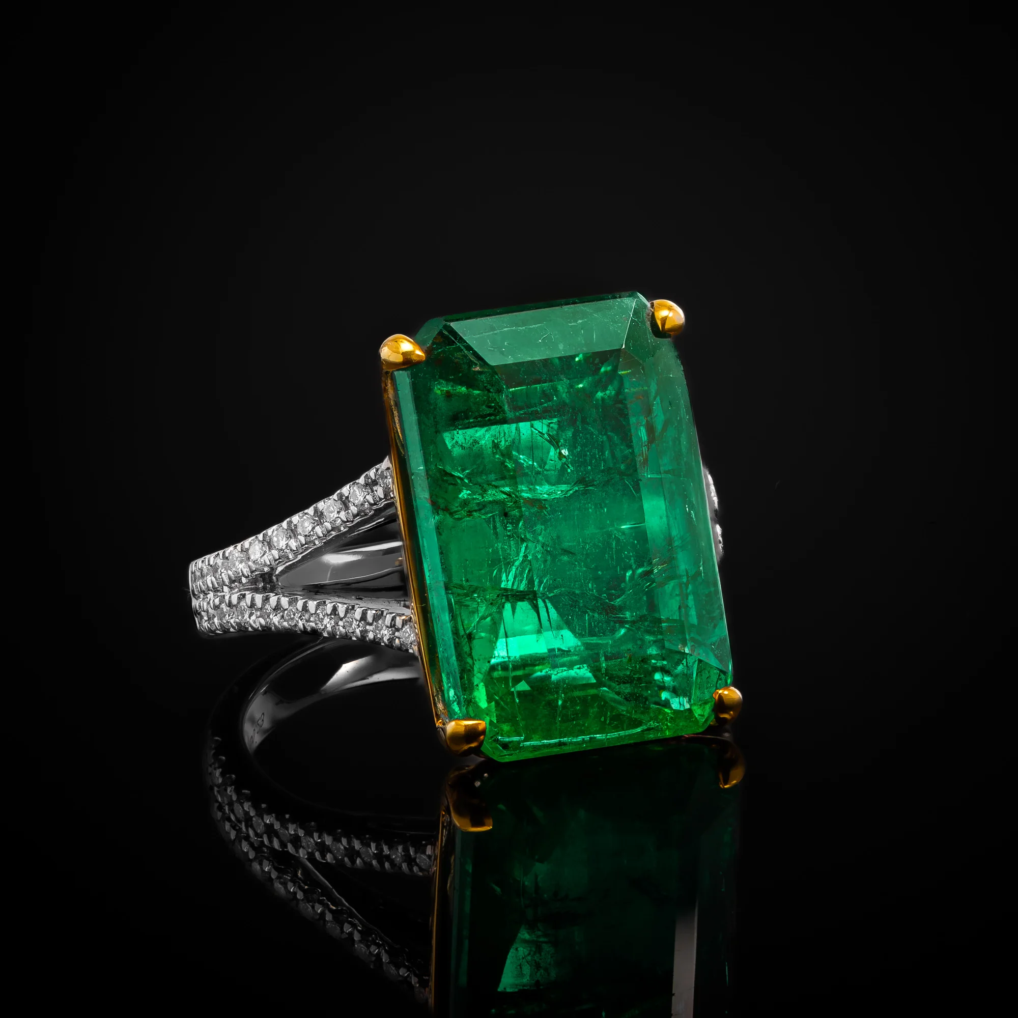 Pierścionek "EmeraldHeritage™"