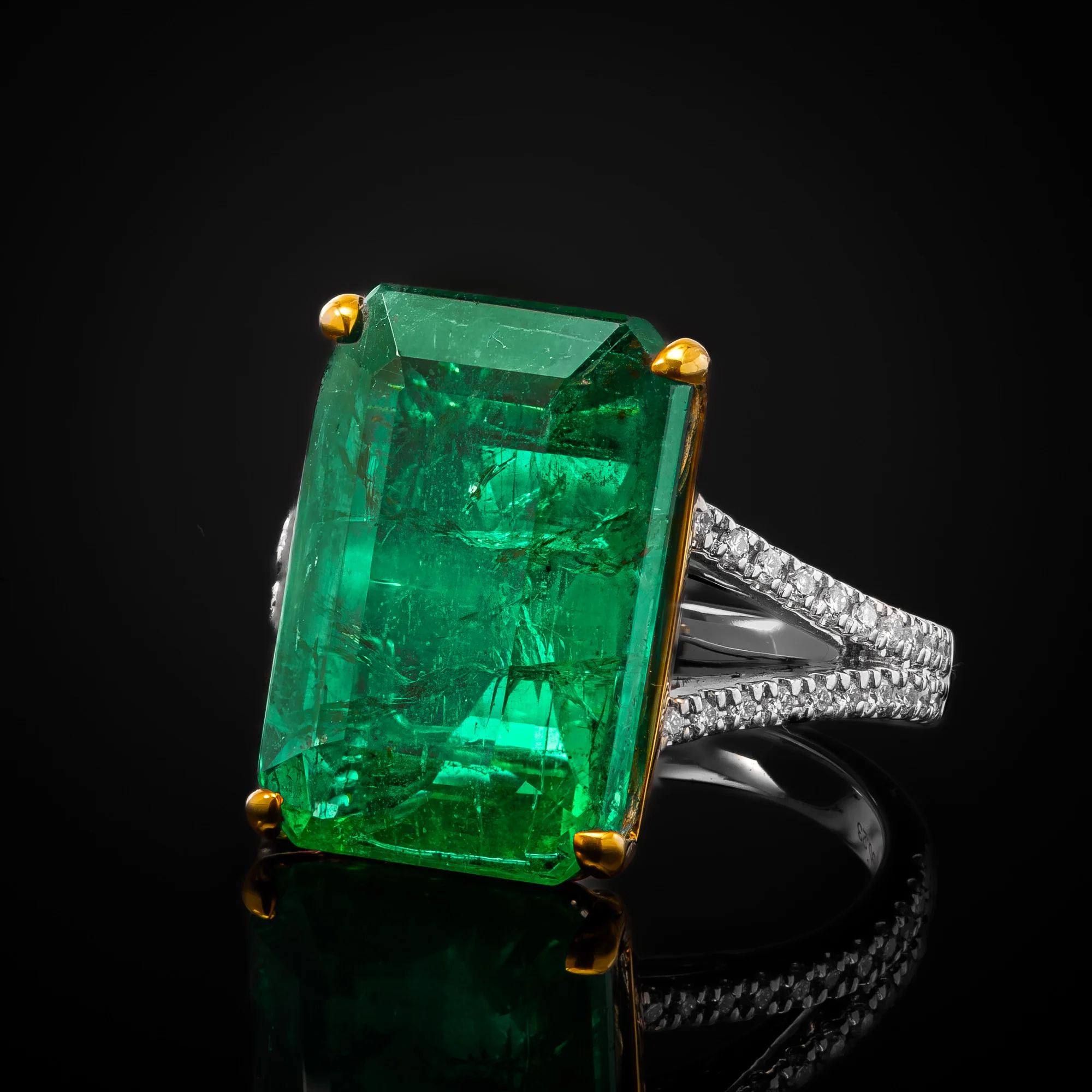 Pierścionek "EmeraldHeritage™"