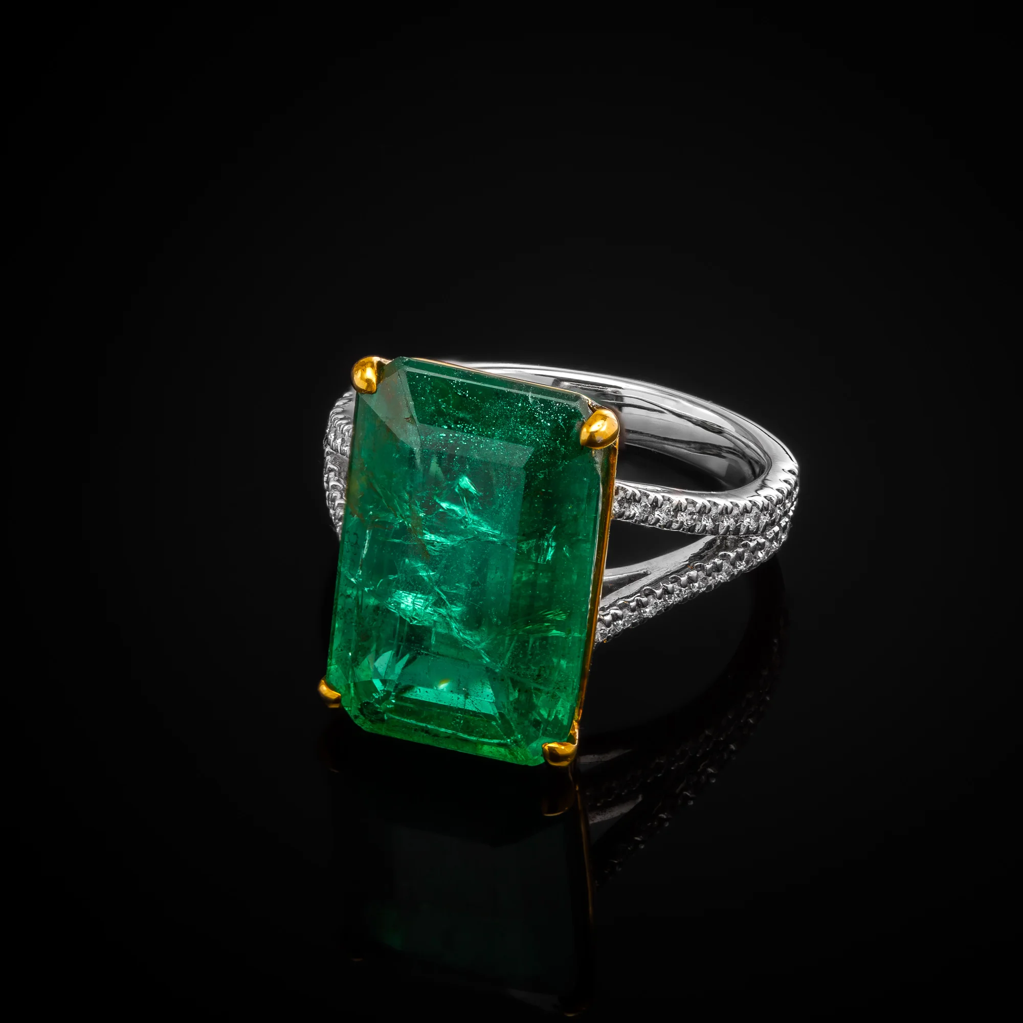 Pierścionek "EmeraldHeritage™"