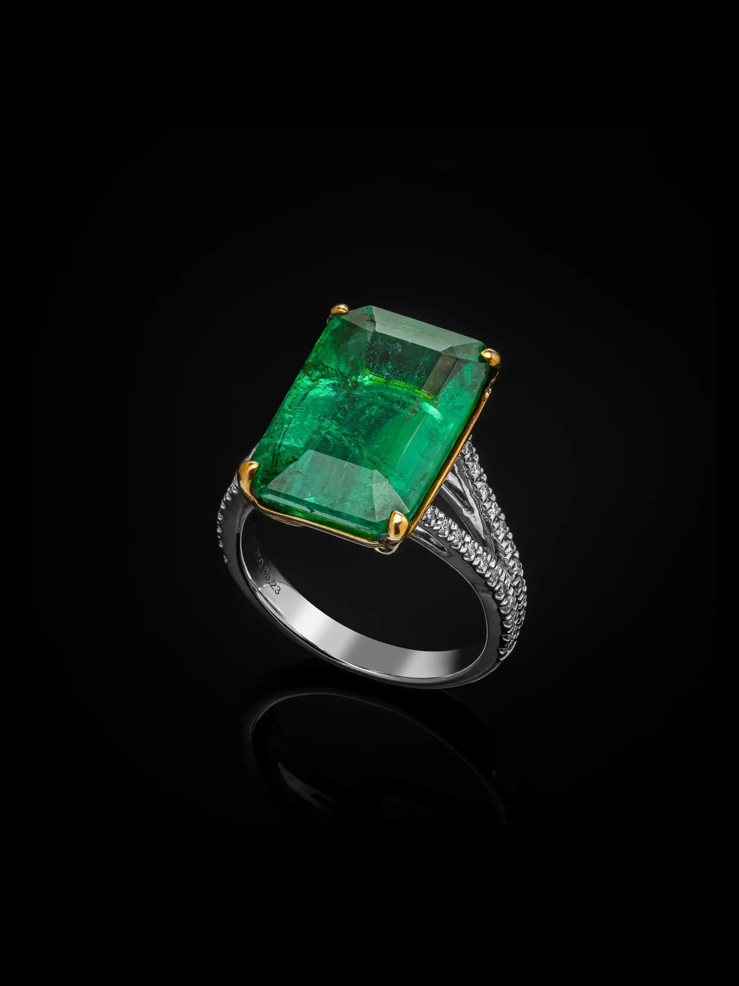 Pierścionek "EmeraldHeritage™"