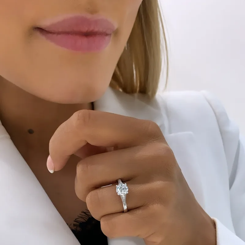 Pierścionek zaręczynowy „White Luxury™”