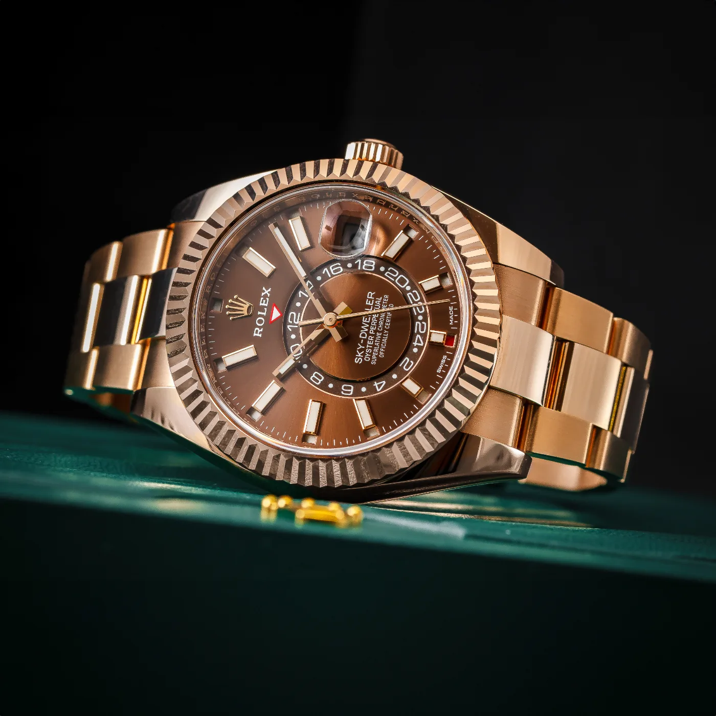 Rolex Sky-Dweller 326935-0006 Chocolate Dial w 18-karatowym złocie Everose.