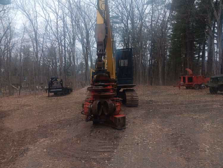 Komatsu 200 LC-7 with Waratah 622B Harvesting Head