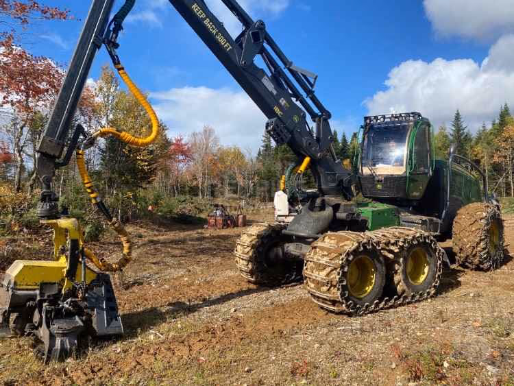John Deere 1270G Harvester with 425HD Head