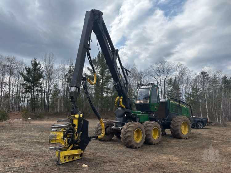 John Deere 1270G Harvester