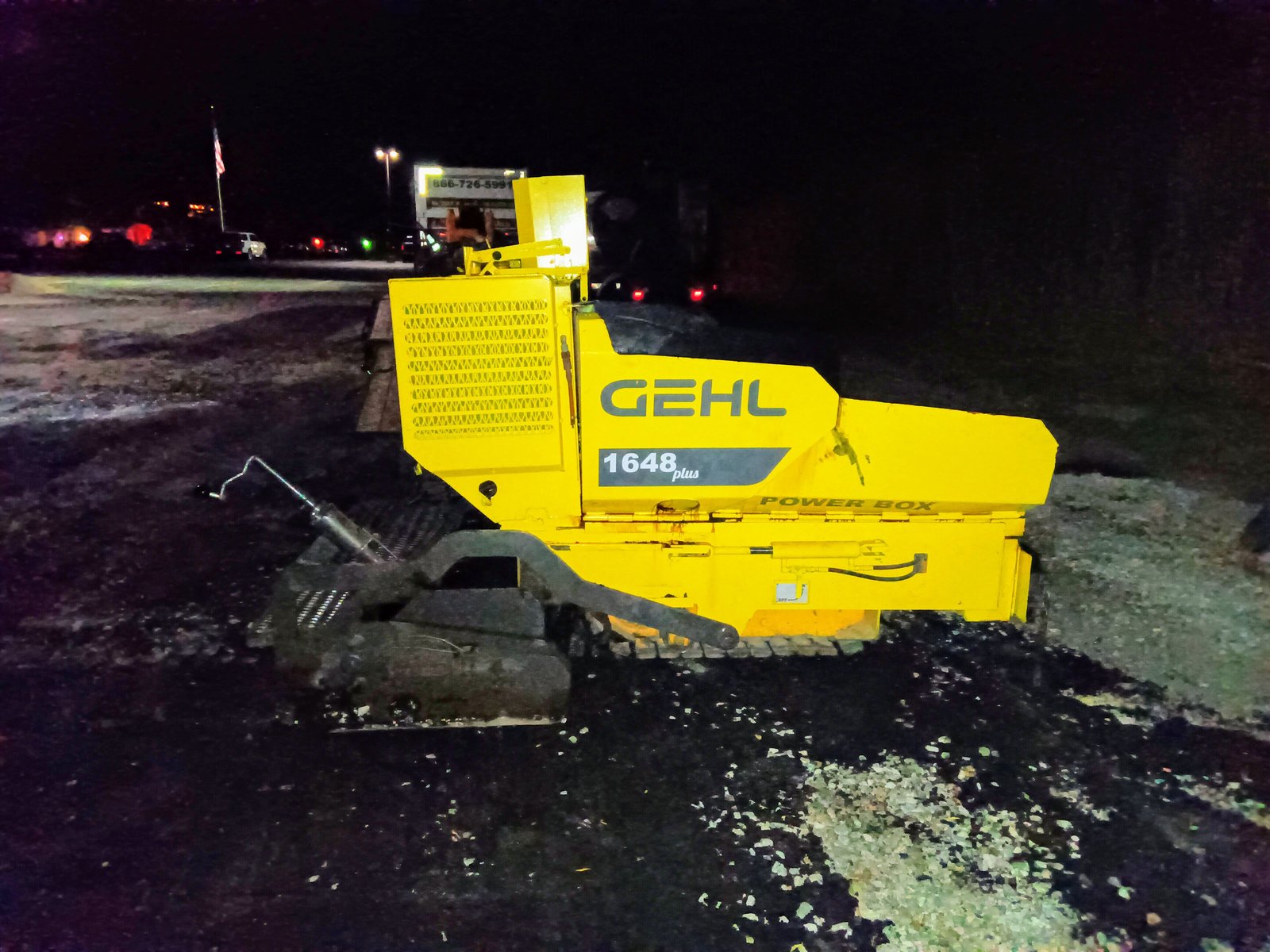 Asphalt equipment hydraulic leaks repaired