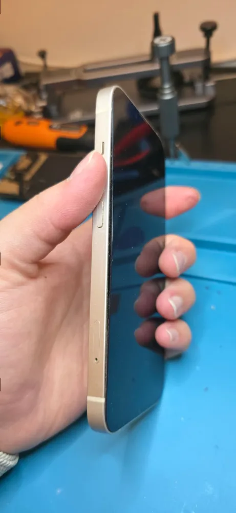 Aufgeblähter Akku beim Handy: Warnzeichen, die du nicht ignorieren solltest