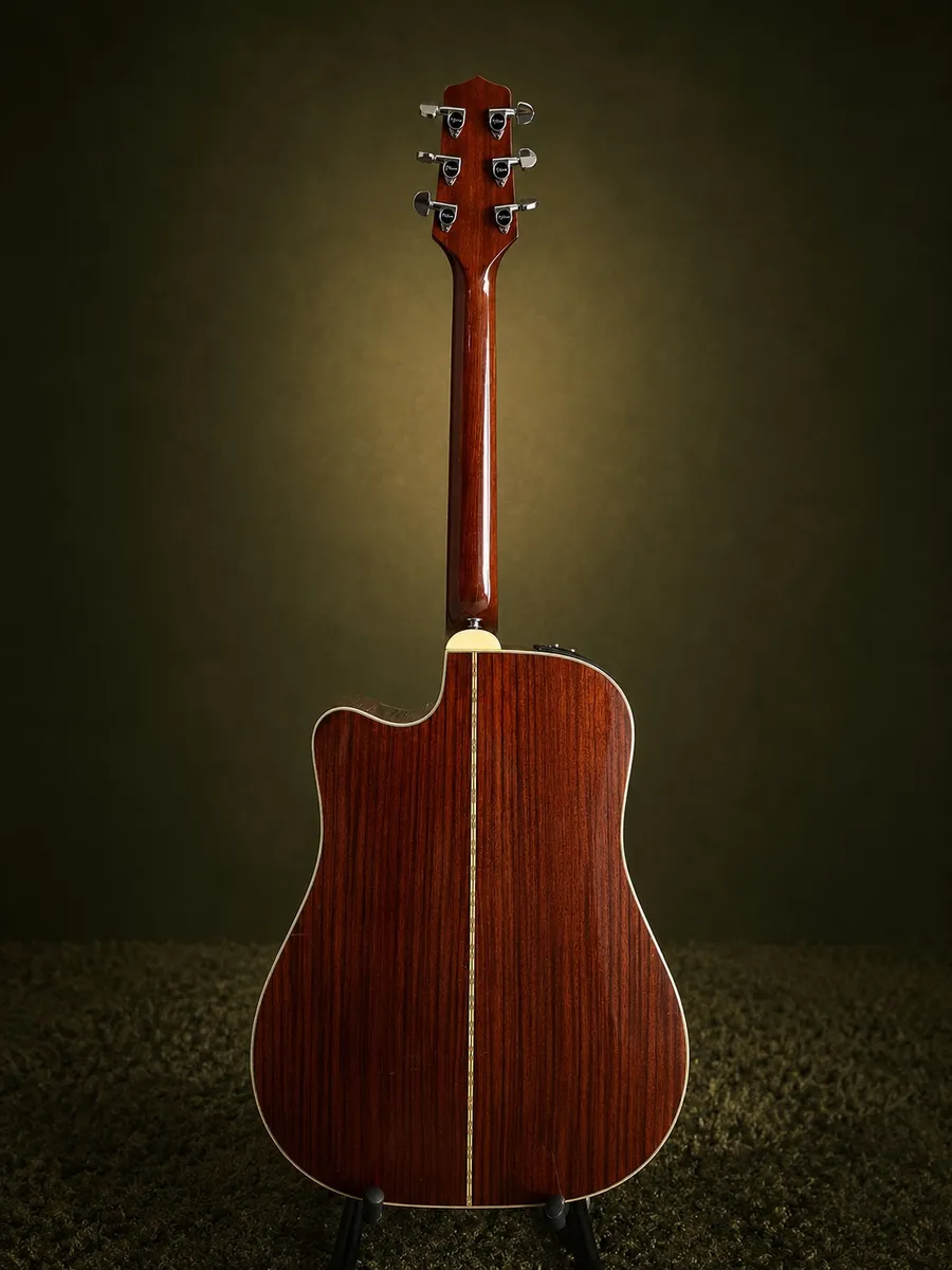 Takamine EF340sc — foto 2 de 6