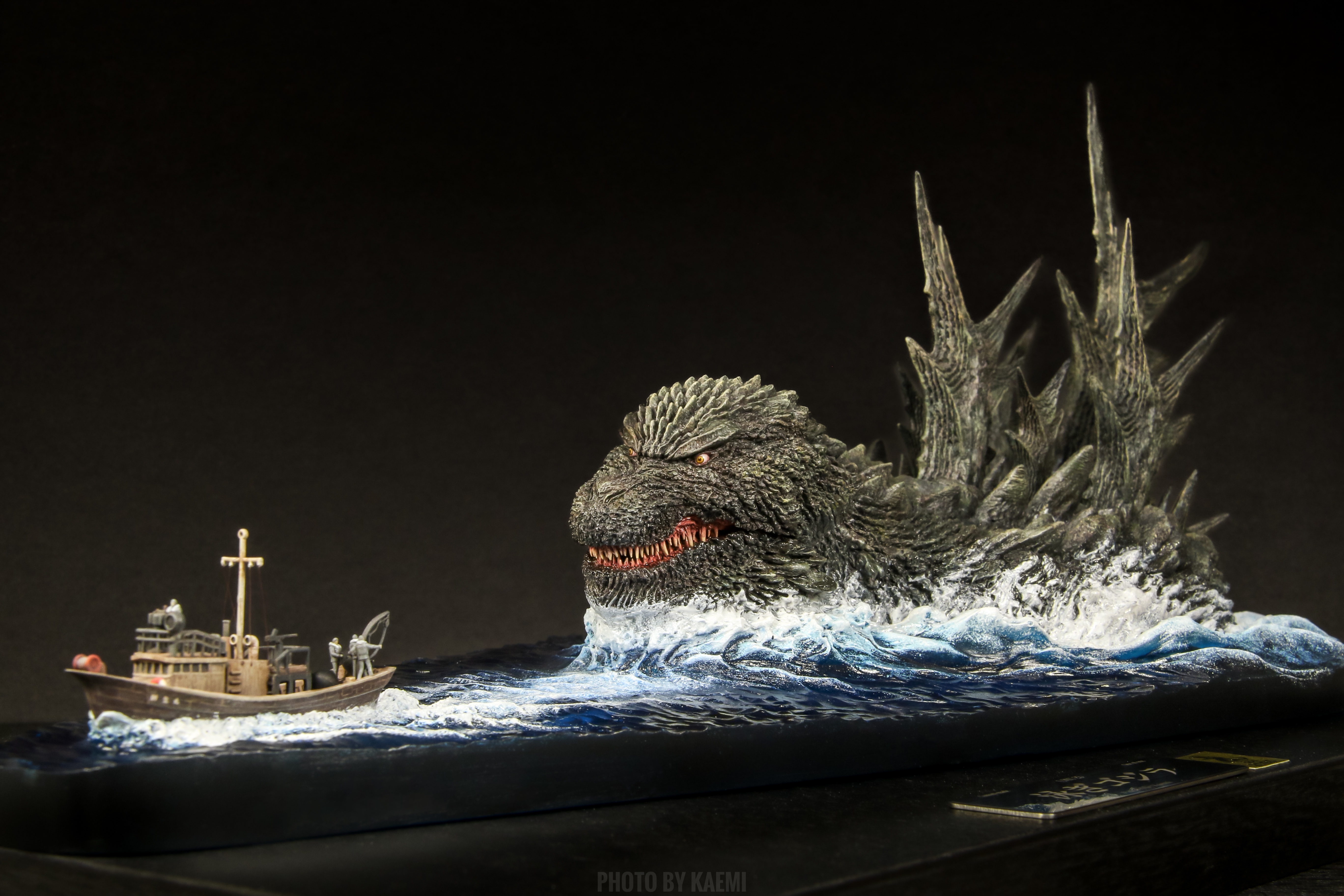 ゴジラー1.0 泳ぎゴジラ 5