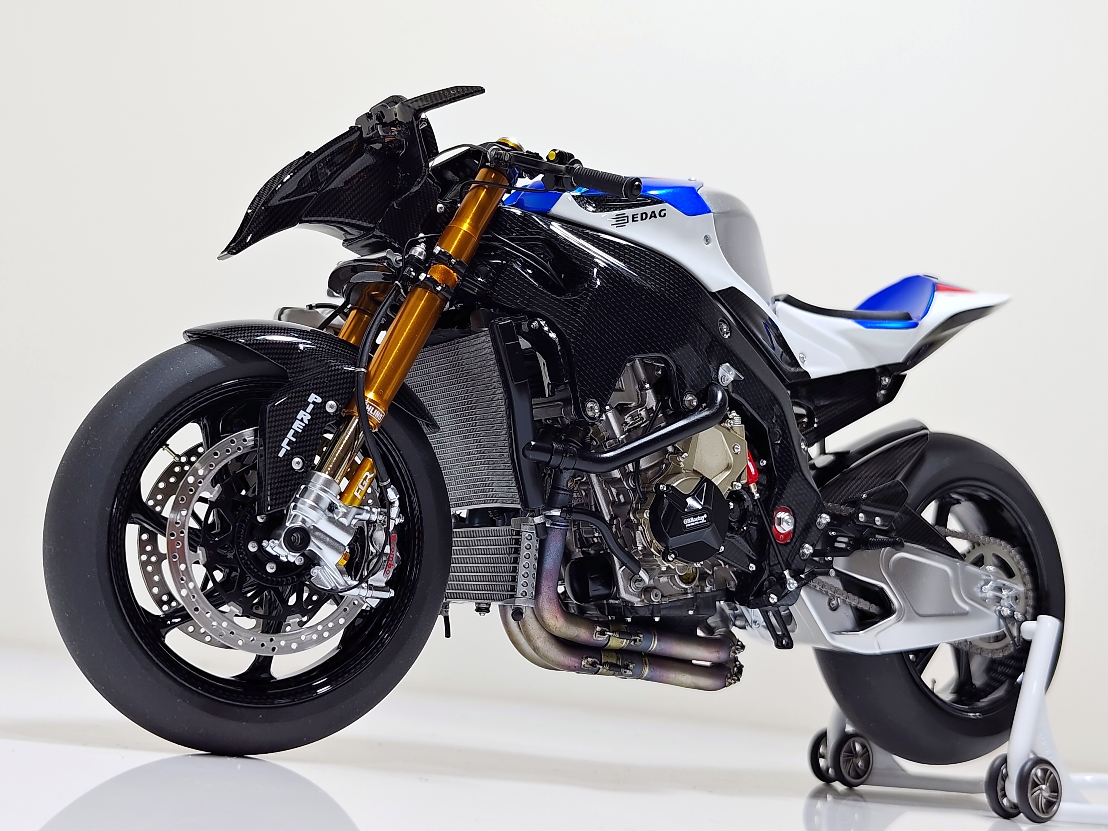 BMW HP4 RACE 2