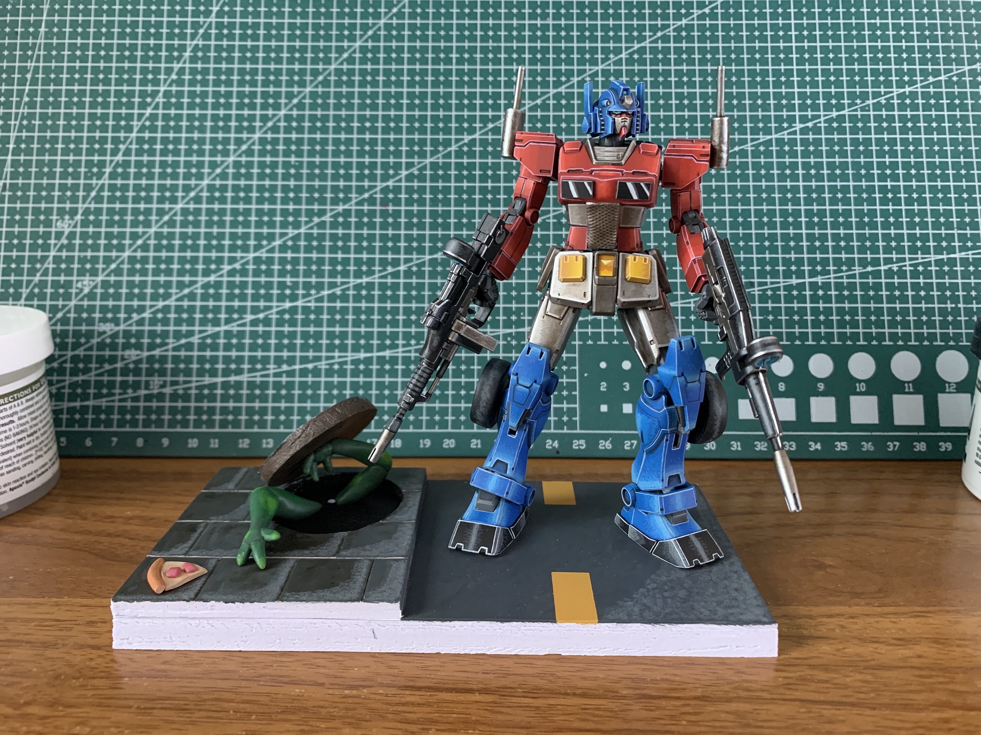 HG gto gundam with optimus prime of transformers