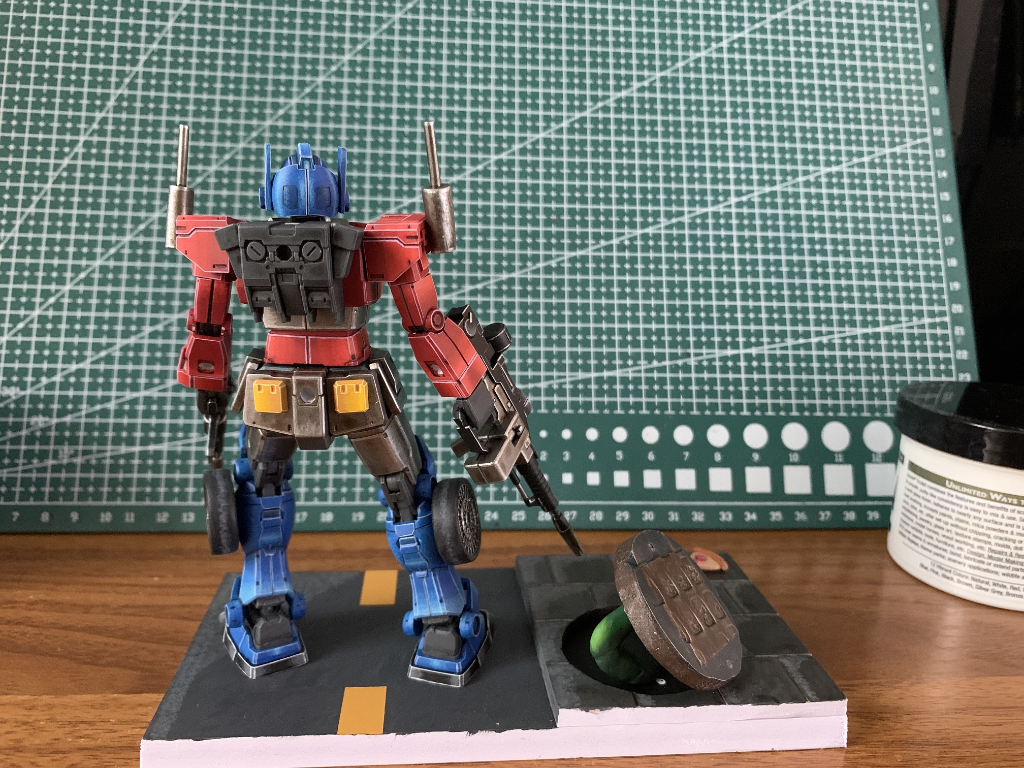 HG gto gundam with optimus prime of transformers 2