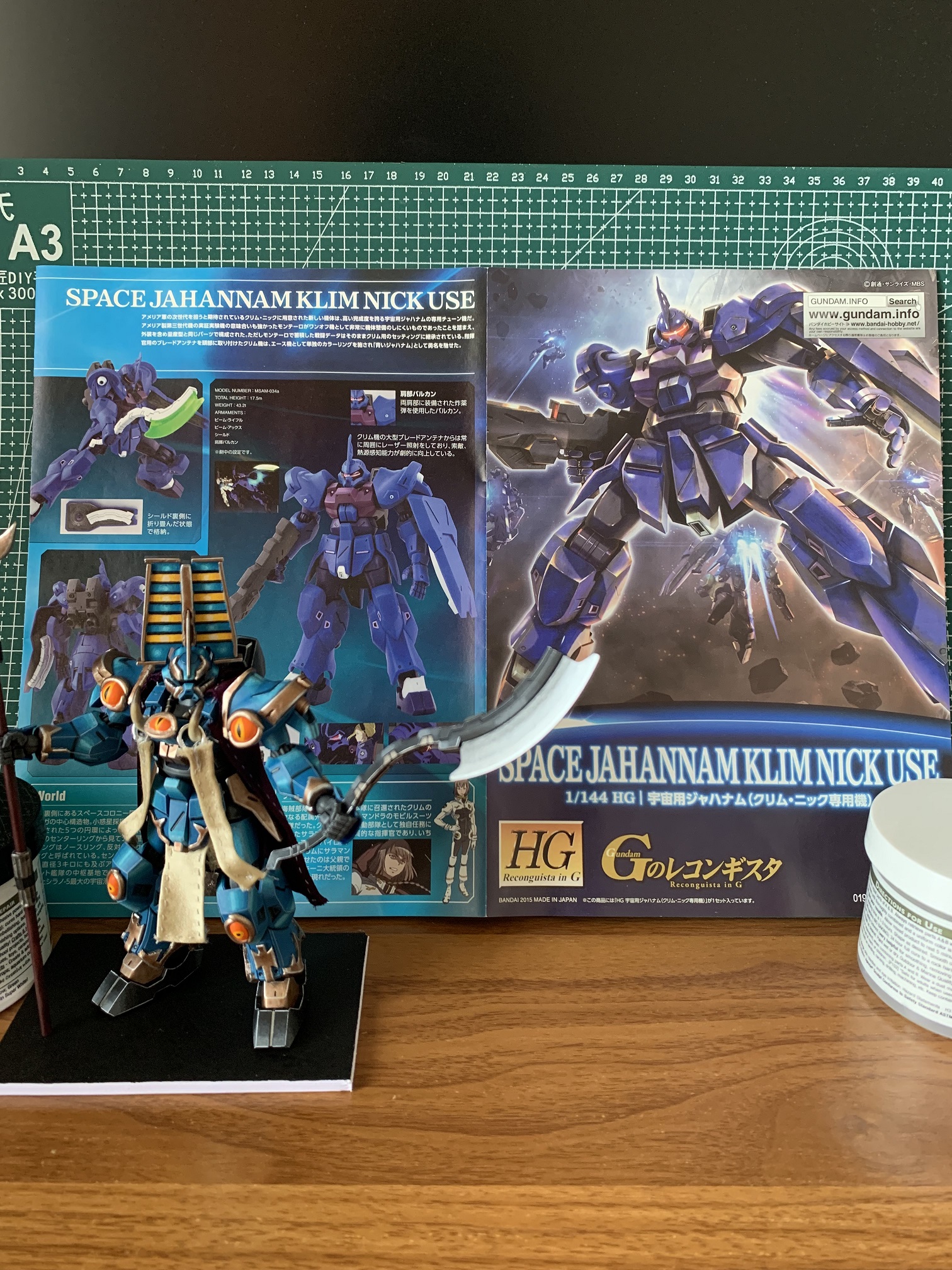 HG Space Jahannam with Thousand Sons Sorcerer of Warhammer 4