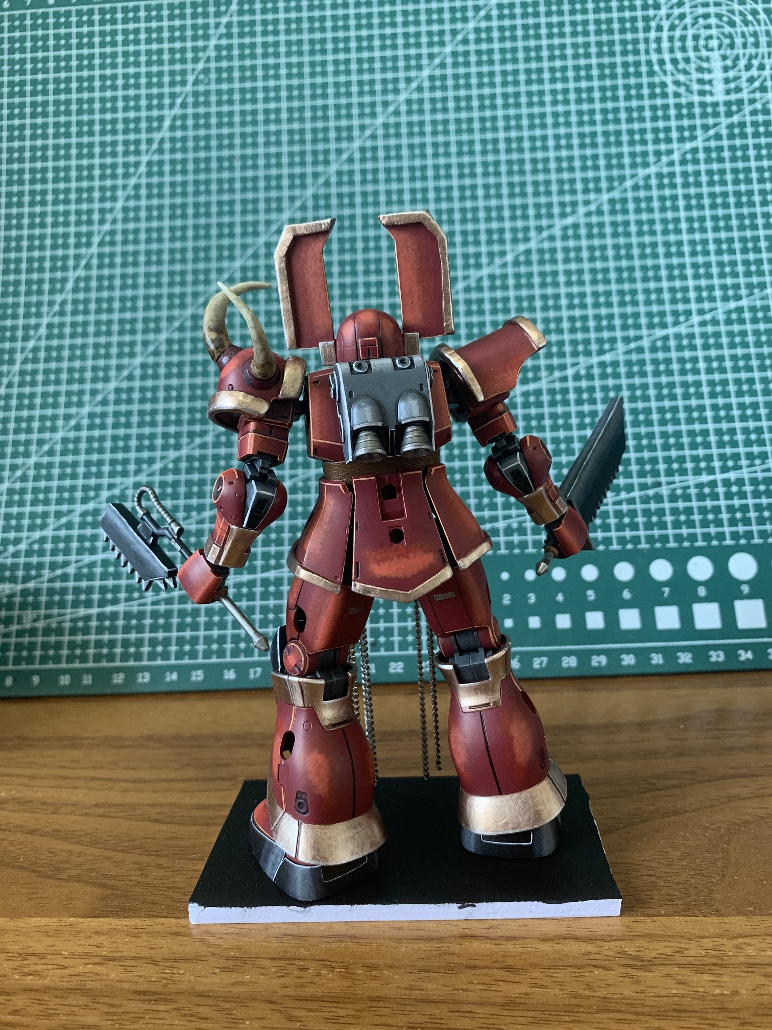 HG GTO CHAR ZAKU2 WITH KHORNE BERZERKER OF WARHAMMER 2