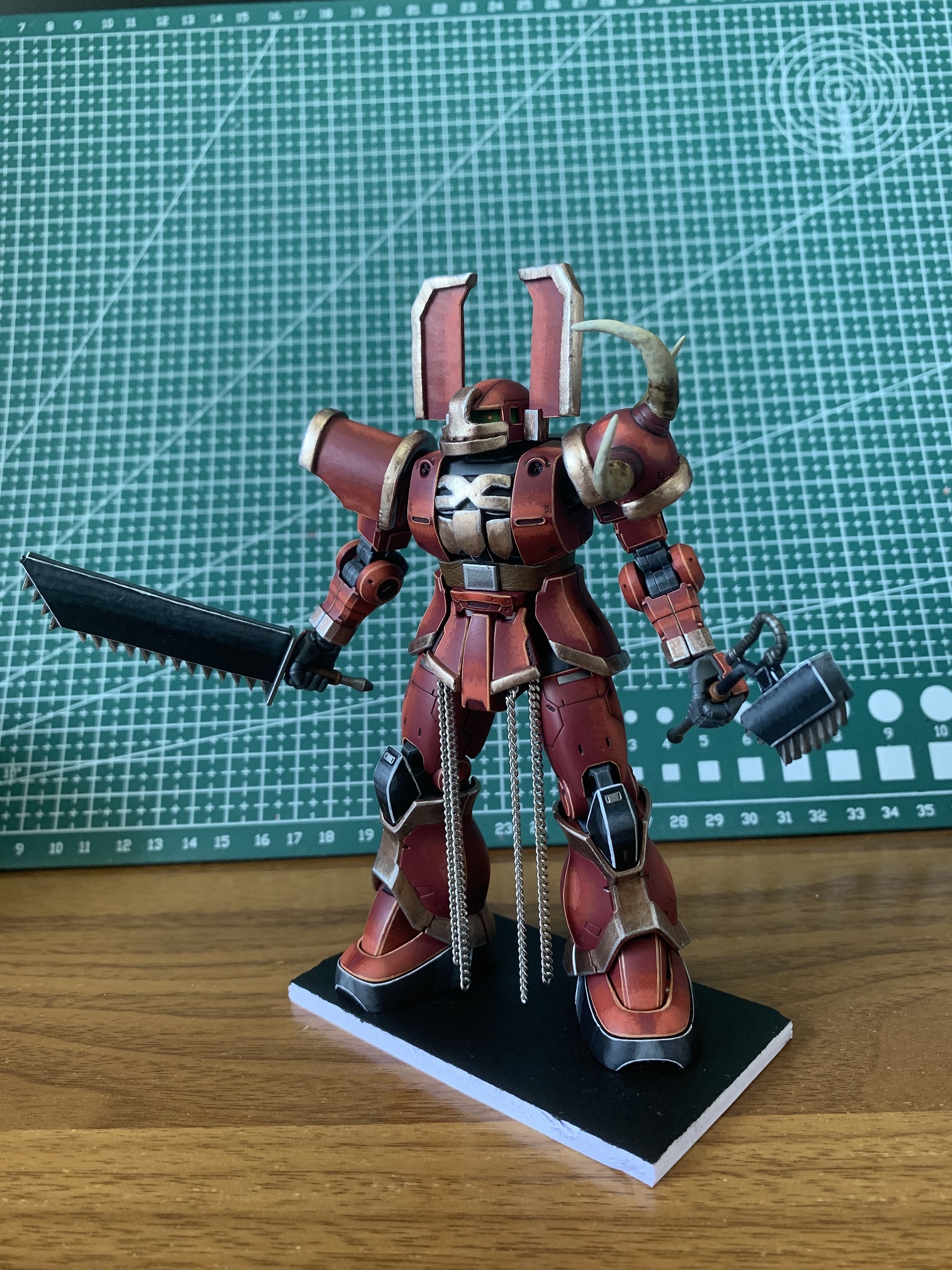 HG GTO CHAR ZAKU2 WITH KHORNE BERZERKER OF WARHAMMER 3