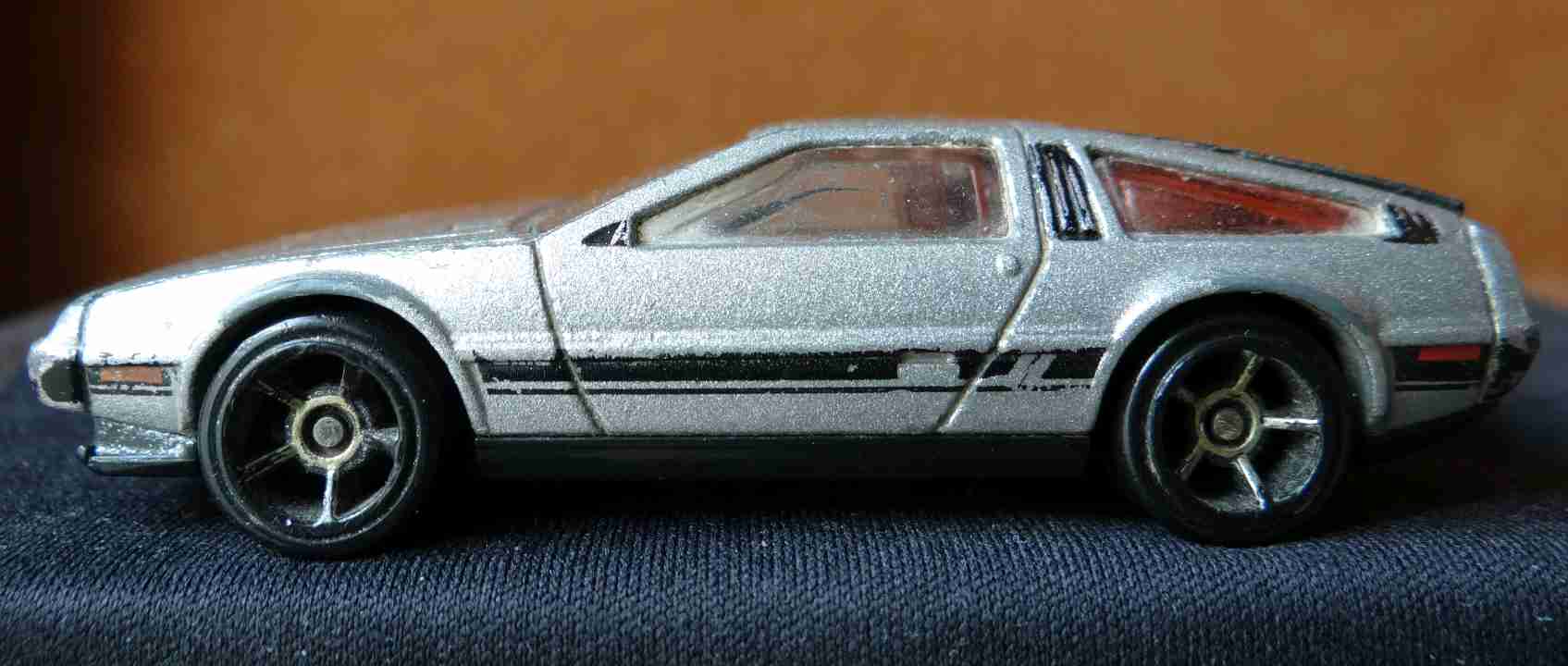 Hot Wheels Delorean DMC 12